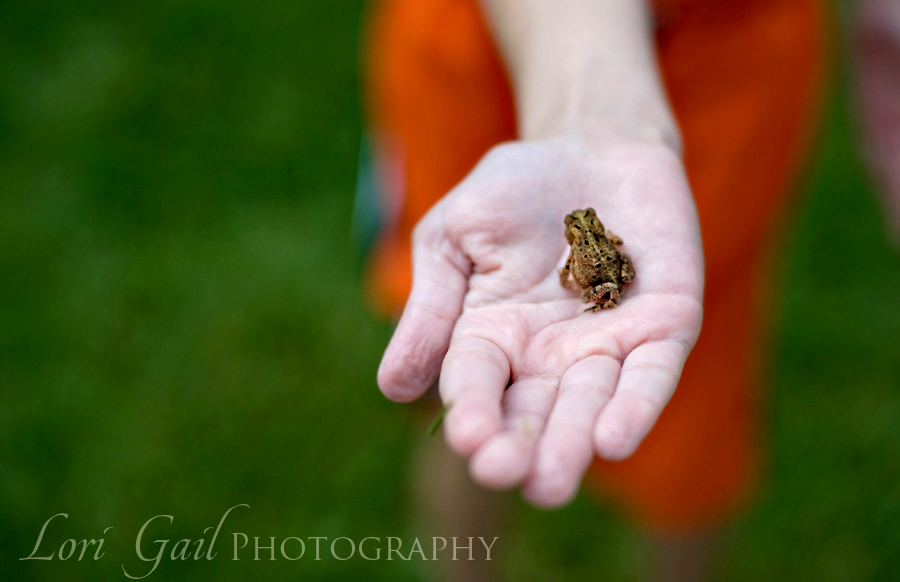 pool hand and frog buddy